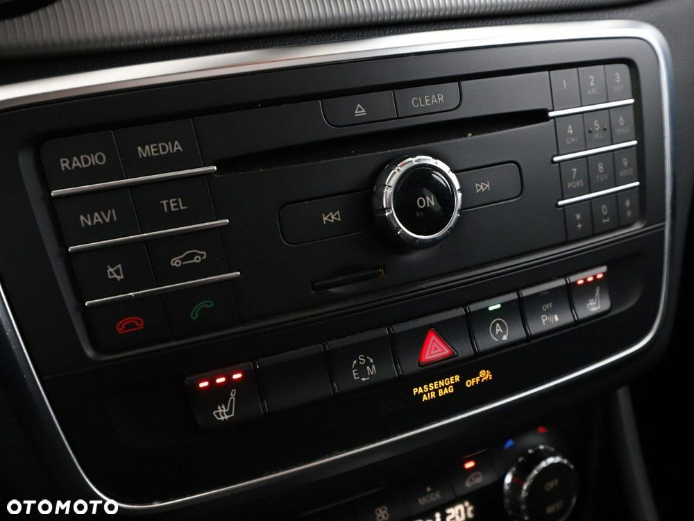 Mercedes-Benz CLA 200 7G-DCT Urban - 27