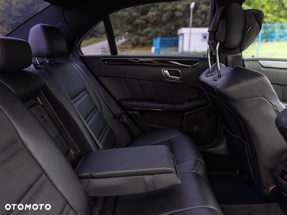 Mercedes-Benz Klasa E 63 AMG AMG Speedshift 7G-MCT - 7