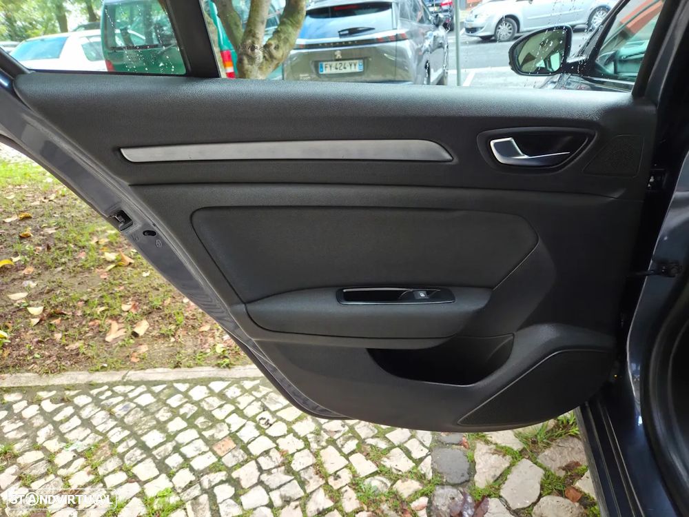 Renault Mégane Sport Tourer 1.6 E-Tech Plug-In Zen - 18