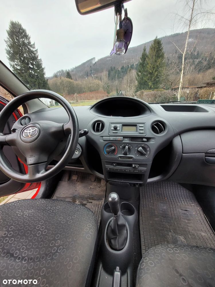 Toyota Yaris 1.0 Base - 10