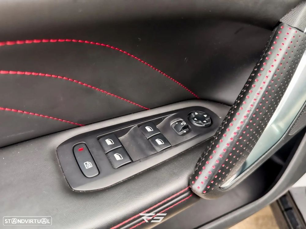 Peugeot 308 1.6 e-THP GTi - 18