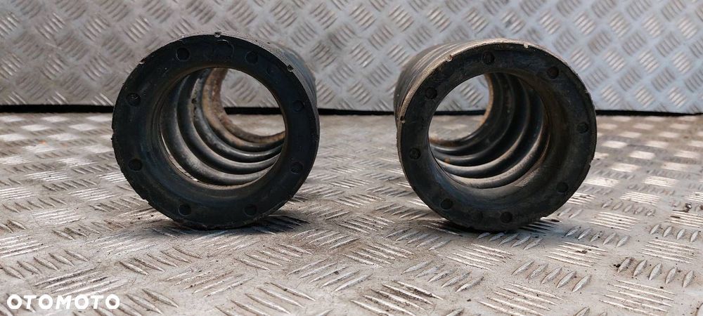 SPRĘŻYNA LEWY TYŁ + PRAWY TYŁ FORD SIERRA - 2