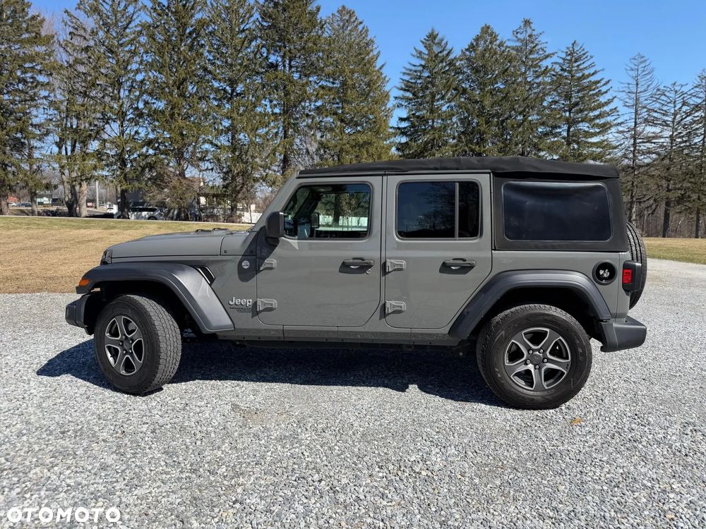 Jeep Wrangler - 8