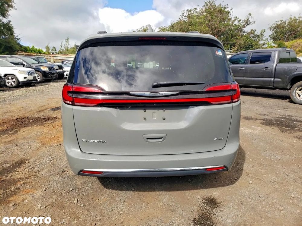 Chrysler Pacifica - 4