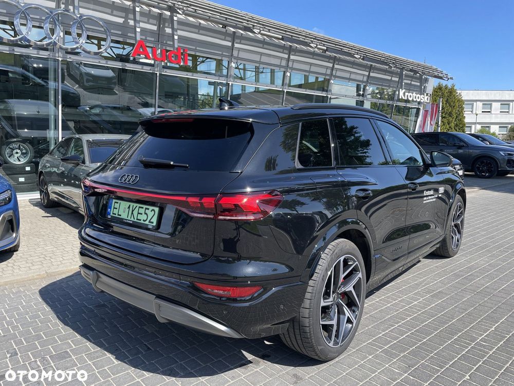 Audi Q6 e-tron - 5