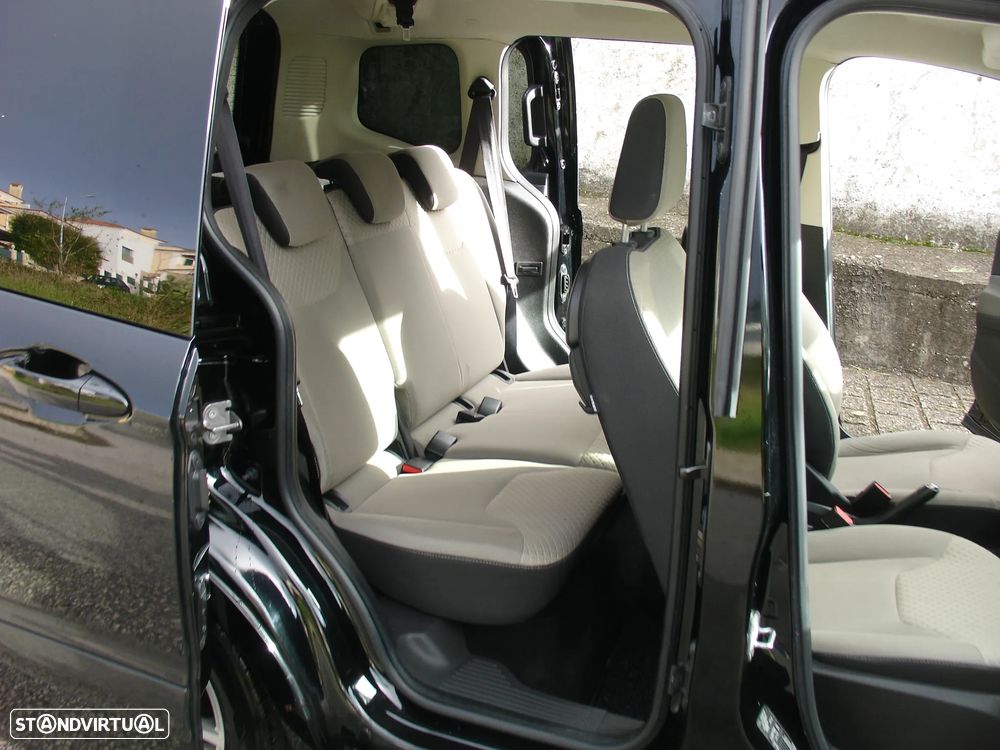 Ford Tourneo Courier 1.0 EcoBoost Titanium - 8