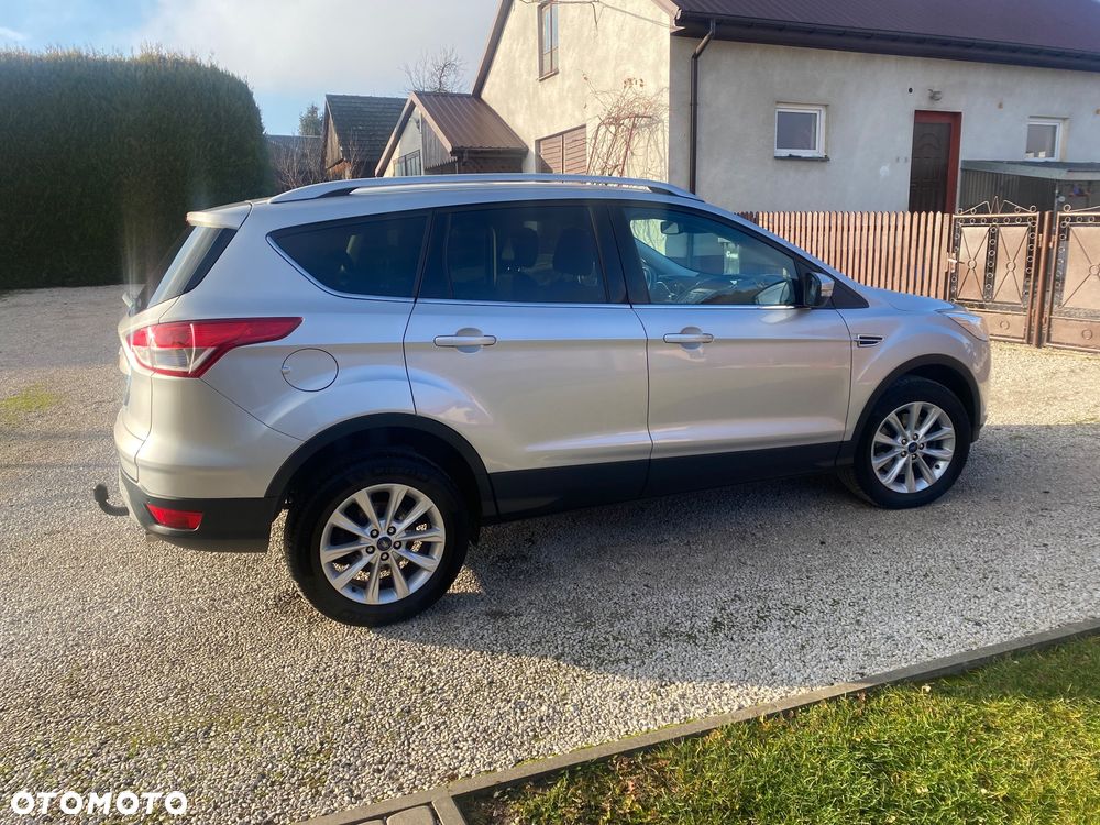 Ford Kuga 2.0 TDCi 2x4 Titanium - 6