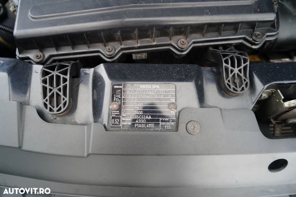 Iveco DAILY 35-160 / CONTAINER 4.2 M / LIFT - 750 kg / TWIN GVWR: 3500 KG - 38