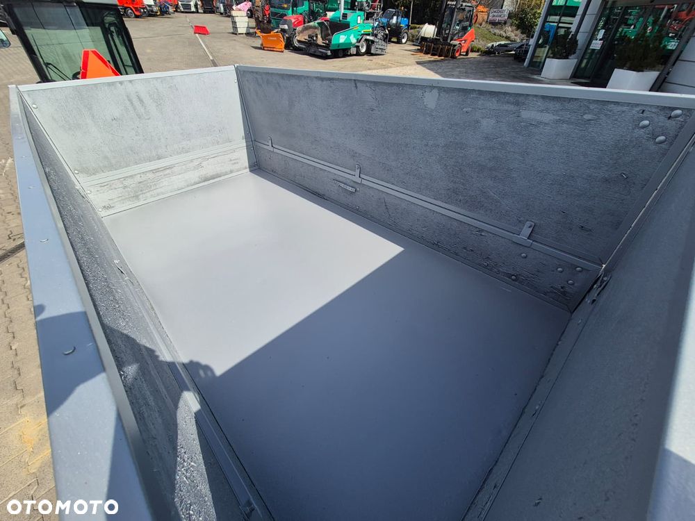 Kaercher MIC C34 / NOŚNIK NARZĘDZI / PRZYCZEPA WYWROTKA / IDEALNY DO MIASTA / ZAMIATARKA / PŁUG SNIEŻNY / 4X4 / NISKIE MOTOGODZINY / JEDNO URZĄDZENIE WIELE ZASTOSOWAŃ! - 33