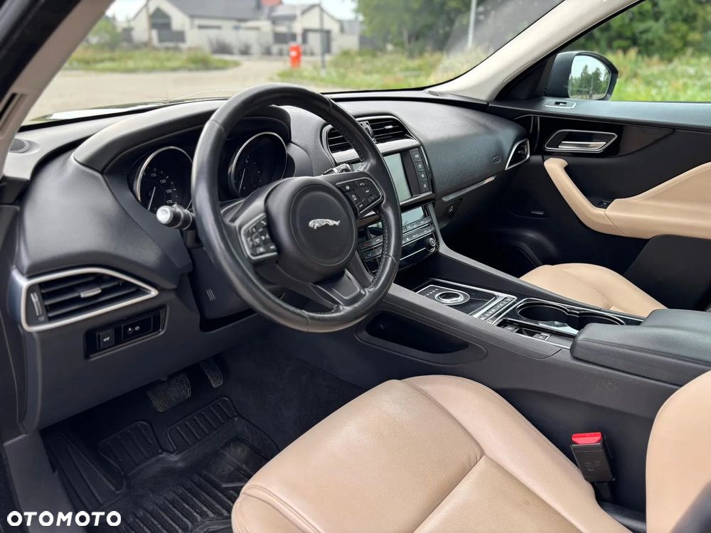 Jaguar F-Pace 20d AWD Prestige - 22
