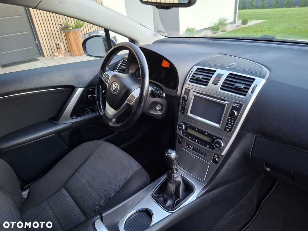 Toyota Avensis - 7