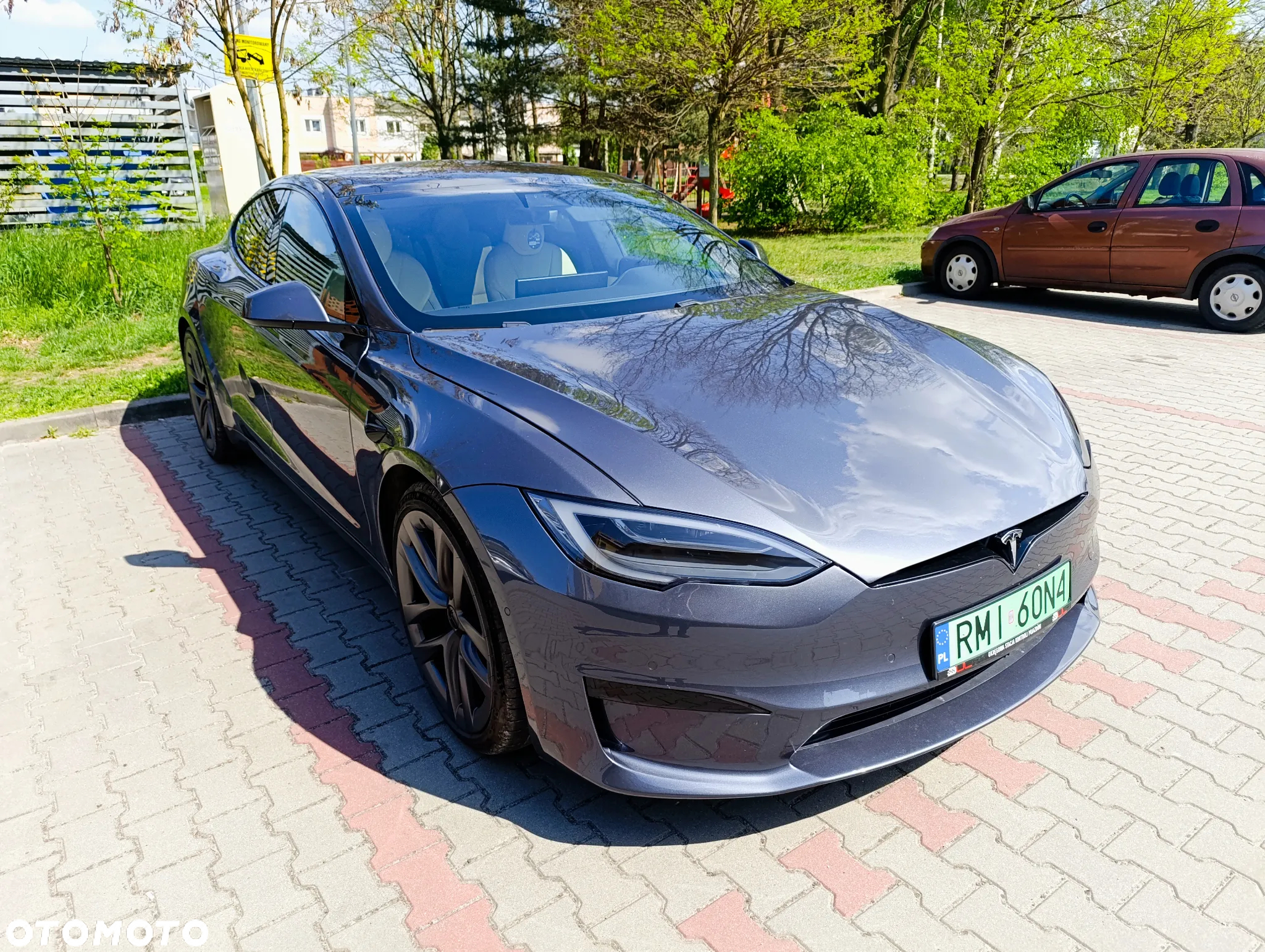Tesla Model S Plaid - 12