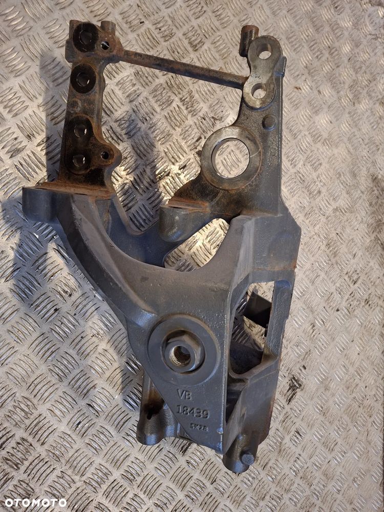 PODKŁAD RESORA MOCOWANIE CYBANTA BELKA PRZÓD DAF CF EURO 6 - 7