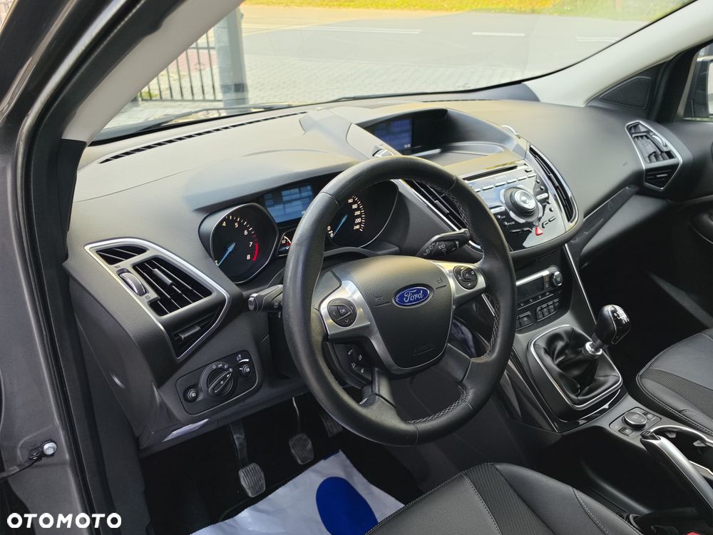 Ford Kuga - 30