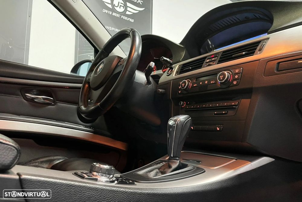 BMW 320 d Coupe Aut. - 30