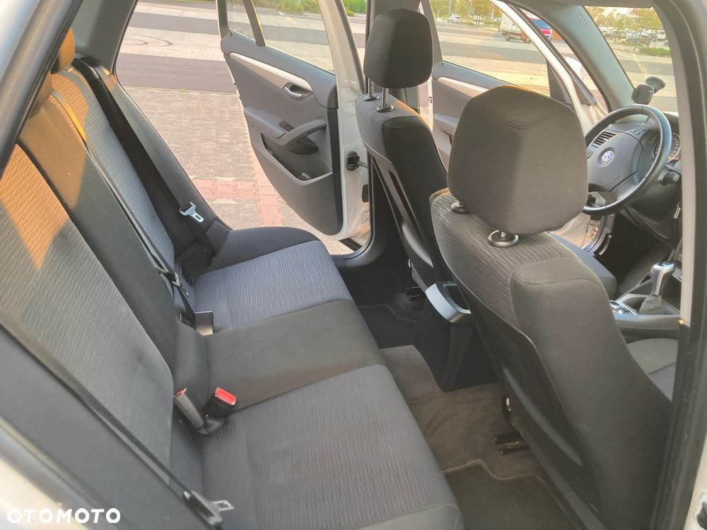 BMW X1 sDrive18d - 14
