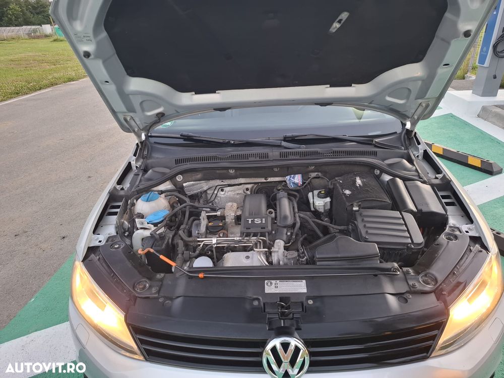 Volkswagen Jetta 1.2 TSI Match - 30