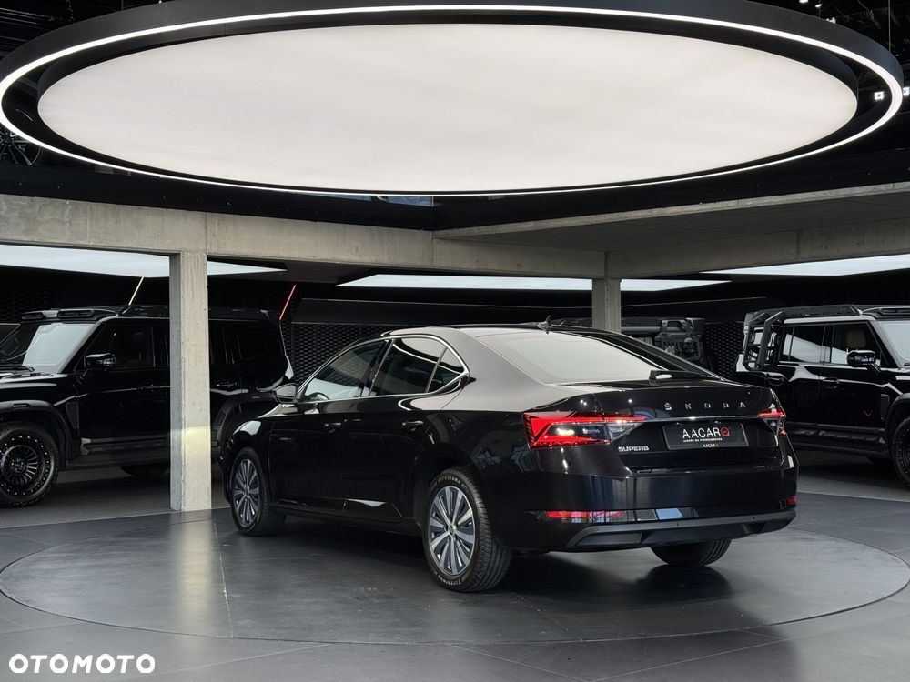 Skoda Superb 2.0 TDI SCR Style DSG - 4