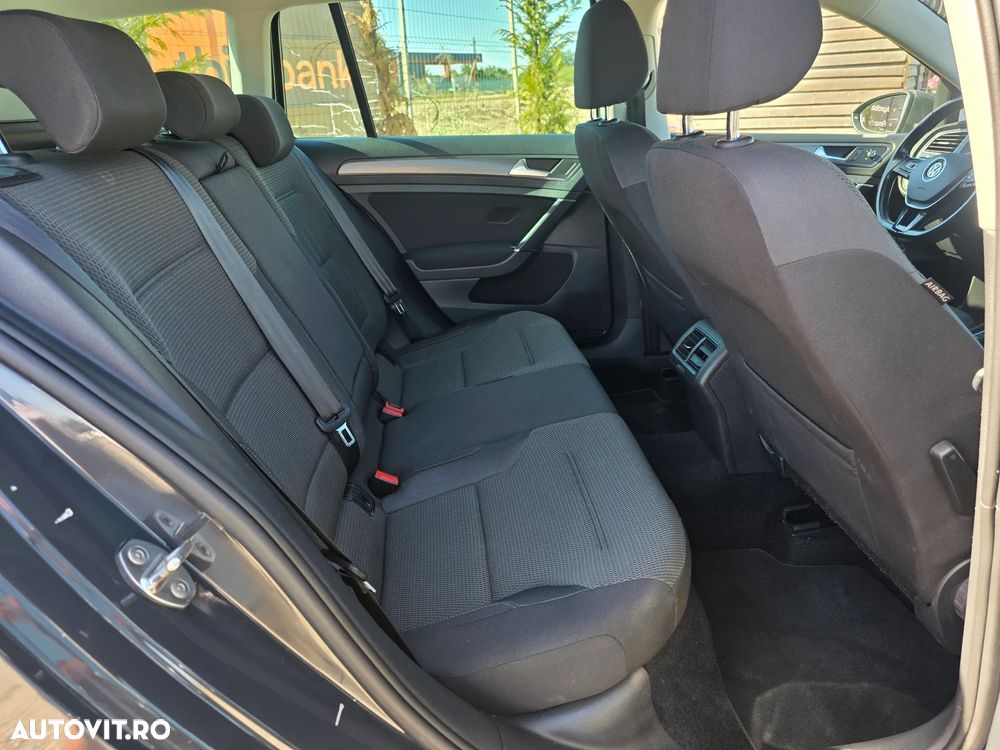 Volkswagen Golf 1.6 TDI Comfortline - 10