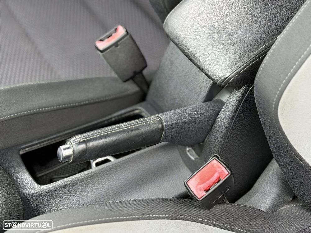 VW Golf 2.0 TSi R20 DSG - 13
