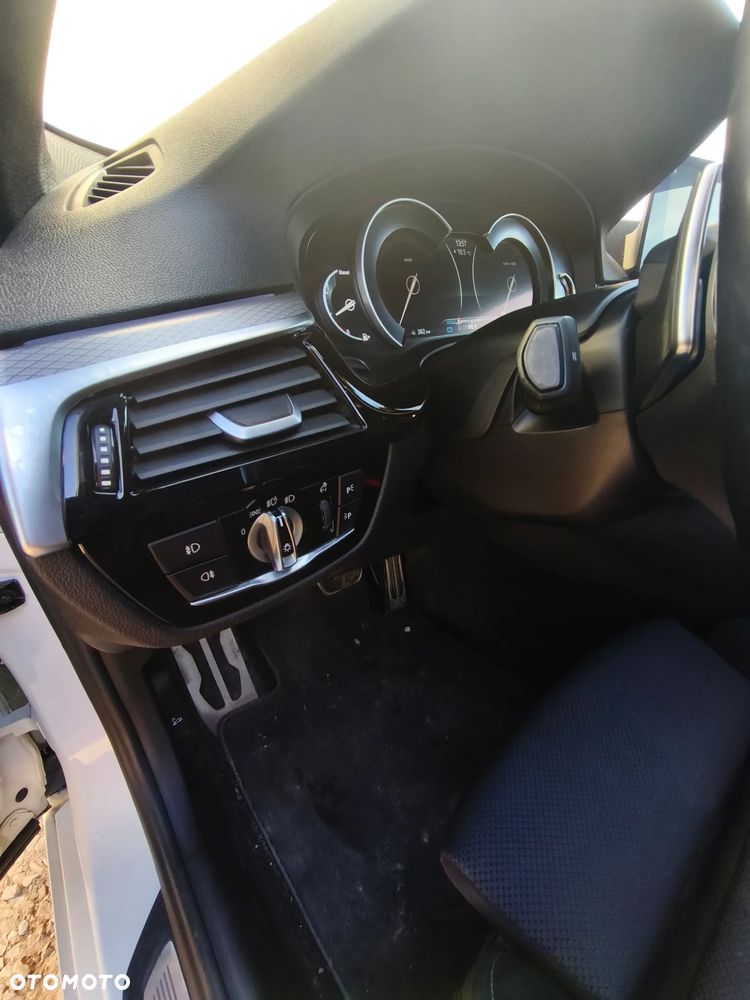 BMW Seria 5 520d xDrive M Sport sport - 14