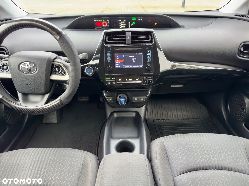 Toyota Prius 1.8 HSD Sol - 10