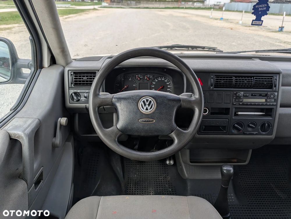 Volkswagen Caravelle - 9