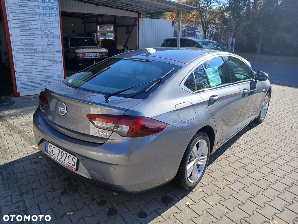 Opel Insignia 1.5 T Enjoy S&S Eco - 11
