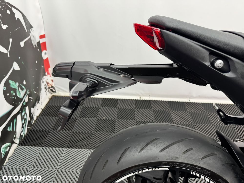 Yamaha MT - 32
