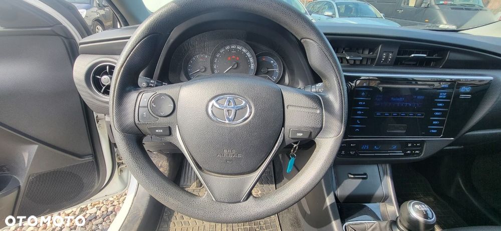 Toyota Auris - 15