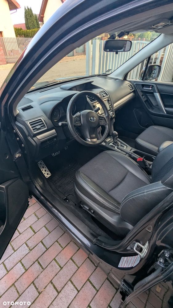 Subaru Forester 2.0XT Comfort Lineartronic - 11
