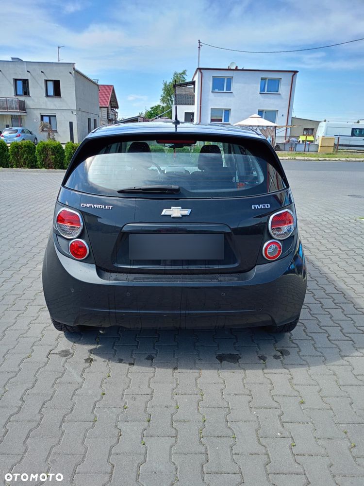 Chevrolet Aveo - 4
