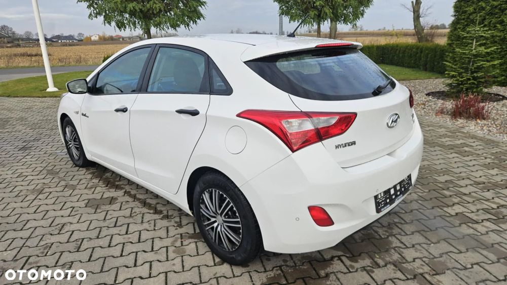 Hyundai i30 ver-1-6-crdi-bluedrive-classic - 9