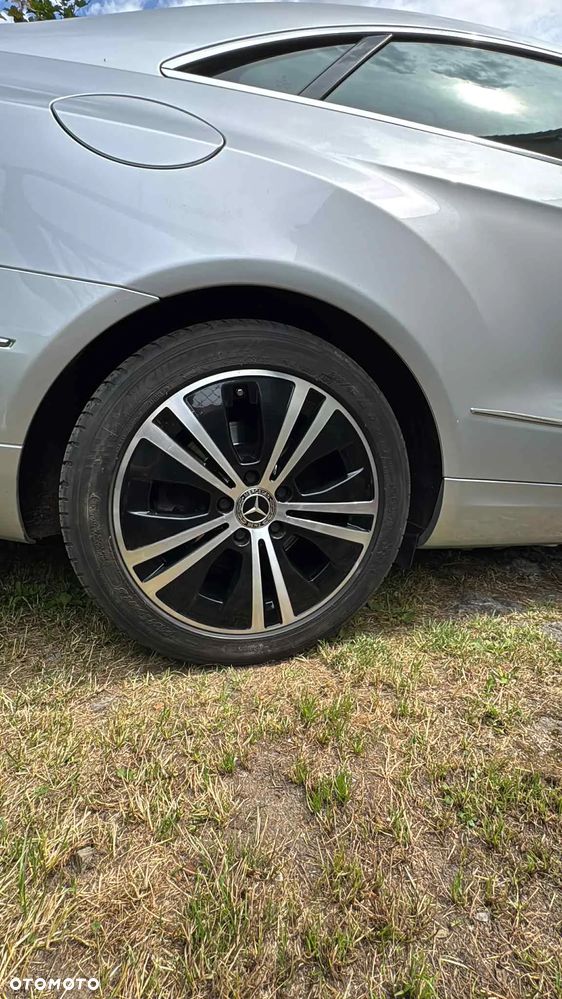 Mercedes-Benz Klasa E 220 CDI DPF Coupe BlueEFFICIENCY 7G-TRONIC Avantgarde - 21