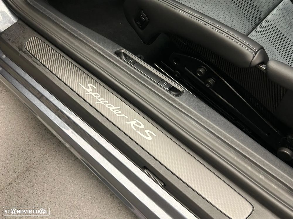 Porsche 718 Spyder - 17