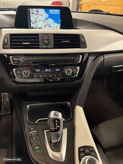 BMW 320 d Sport-Aut. Efficient Dynamics Edition Blue Per Sport Line - 38