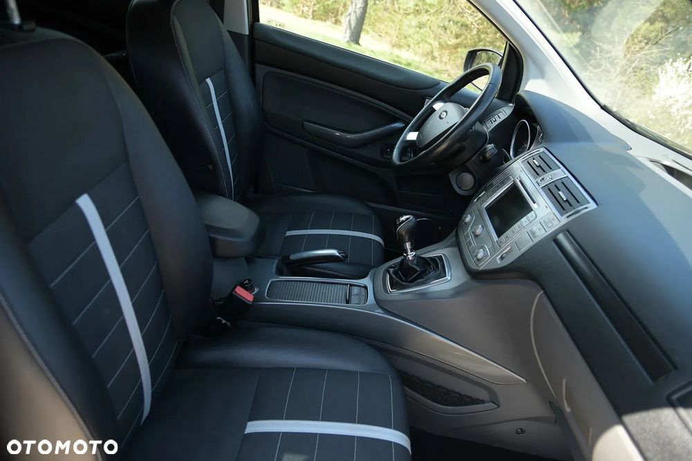 Ford Kuga 2.0 TDCi 2x4 Titanium - 17