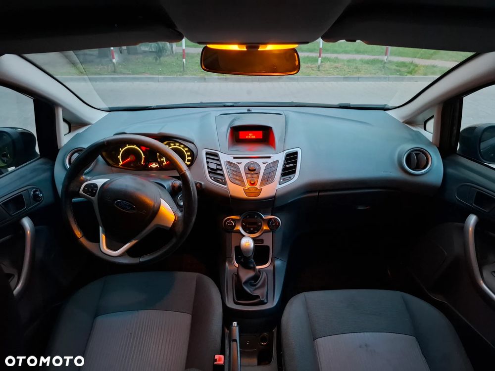 Ford Fiesta - 8