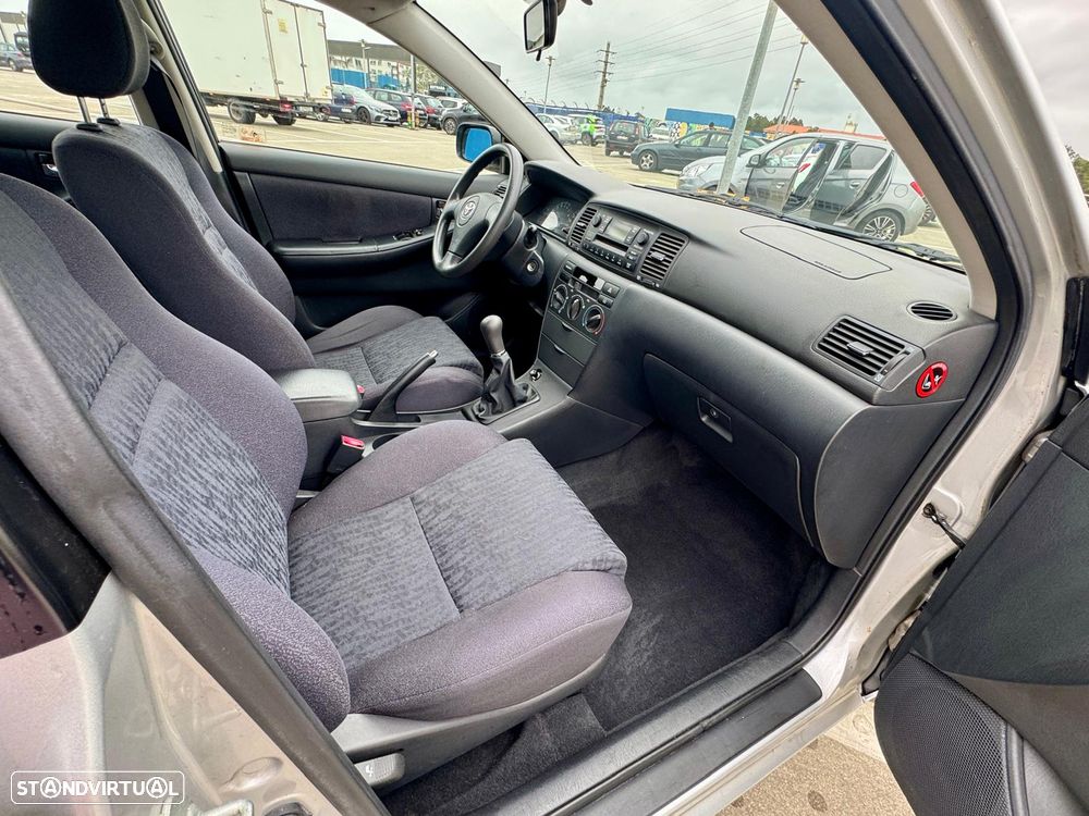 Toyota Corolla 1.4 SE - 9