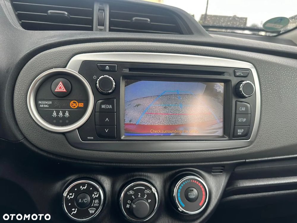 Toyota Yaris 1.33 VVT-i Executive - 13