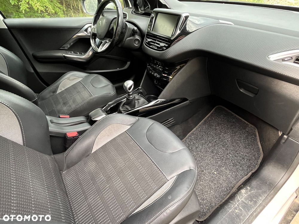 Peugeot 2008 1.6 BlueHDi Allure - 9