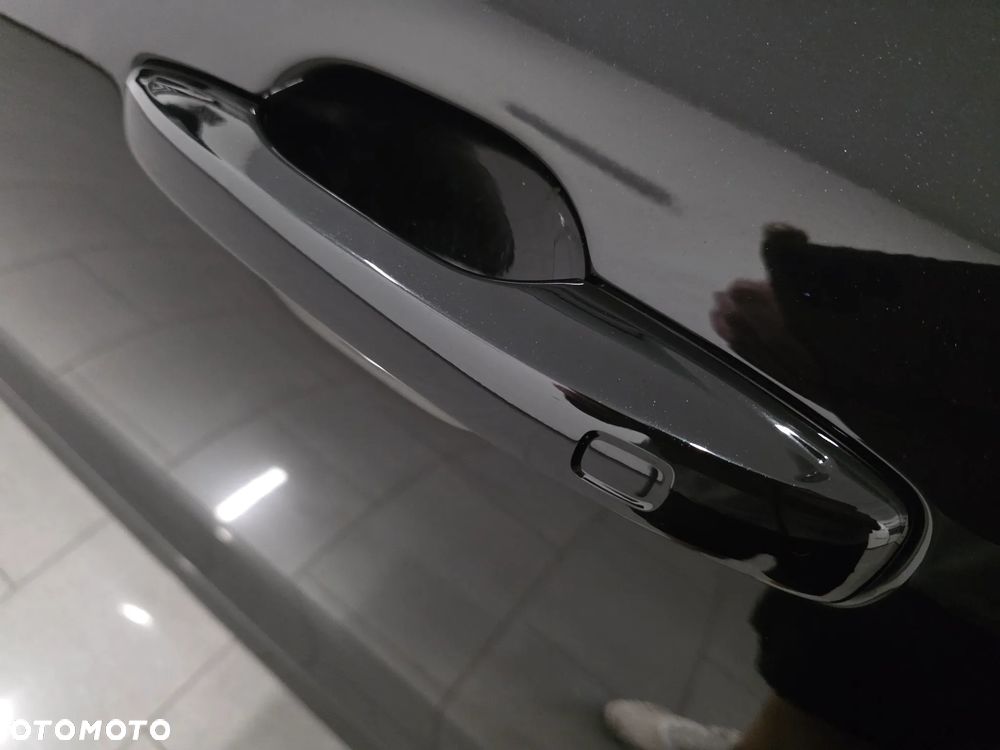Volvo XC 60 B4 D AWD Plus Dark - 25