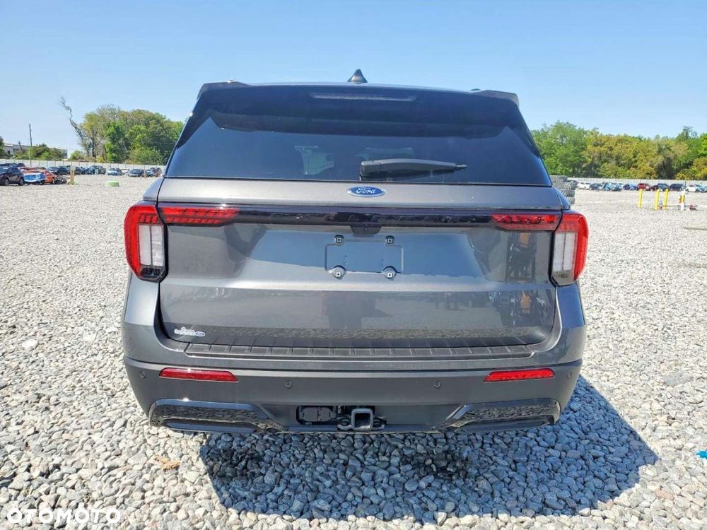 Ford Explorer - 3