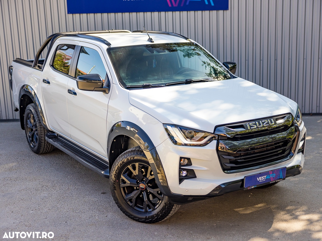 Isuzu D-Max 1.9 DSL 4x4 Double Cab AT Executive - 2