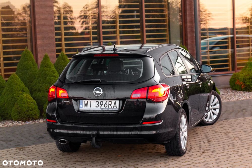 Opel Astra IV 1.4 T Cosmo EU6 - 8