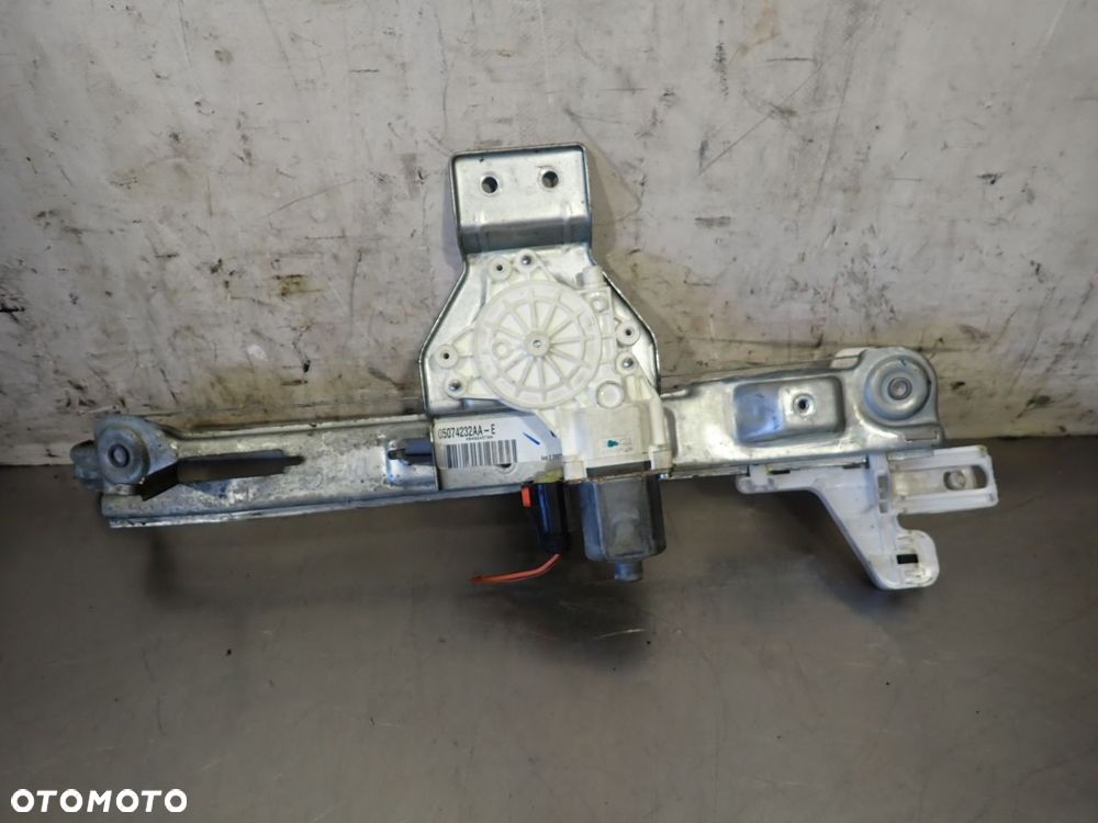 MECHANIZM PODNOSZENIA SZYB PRAWY TYŁ DODGE CALIBER - 1