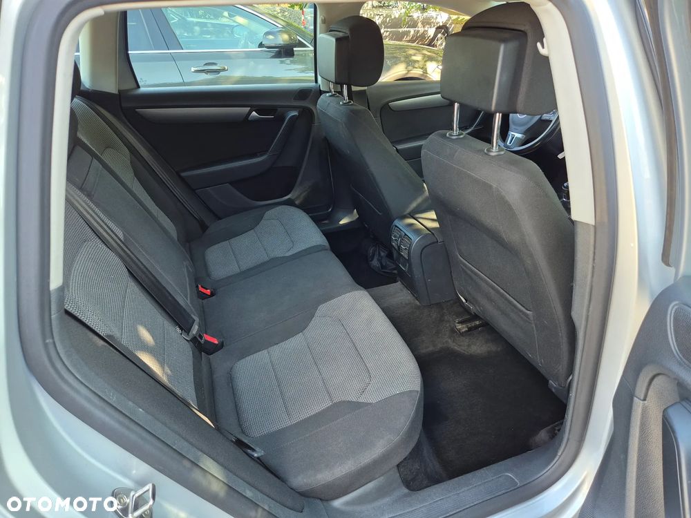 Volkswagen Passat 2.0 TDI Highline - 22