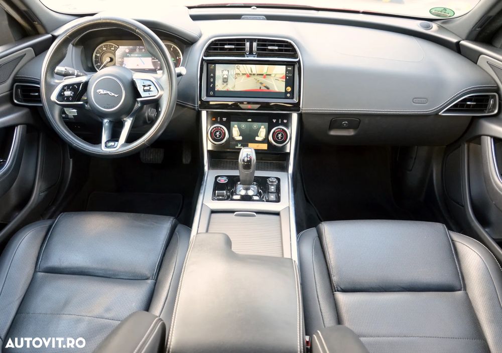 Jaguar XE D200 RWD MHEV R-Dynamic HSE - 5