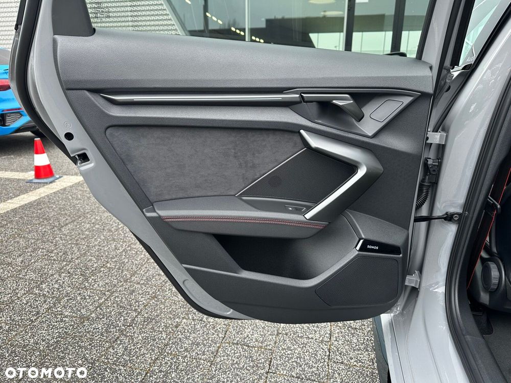 Audi RS3 Limousine - 18
