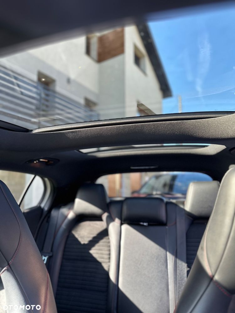 Mercedes-Benz GLA 250 4-Matic - 17